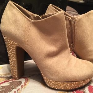 Gianni Bini GB booties